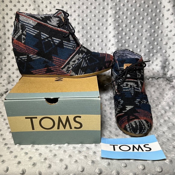 TOMS Wedge Lace-up Ankle Boots Size 9 Tribal Boho Woven Multi EUC - Picture 1 of 6